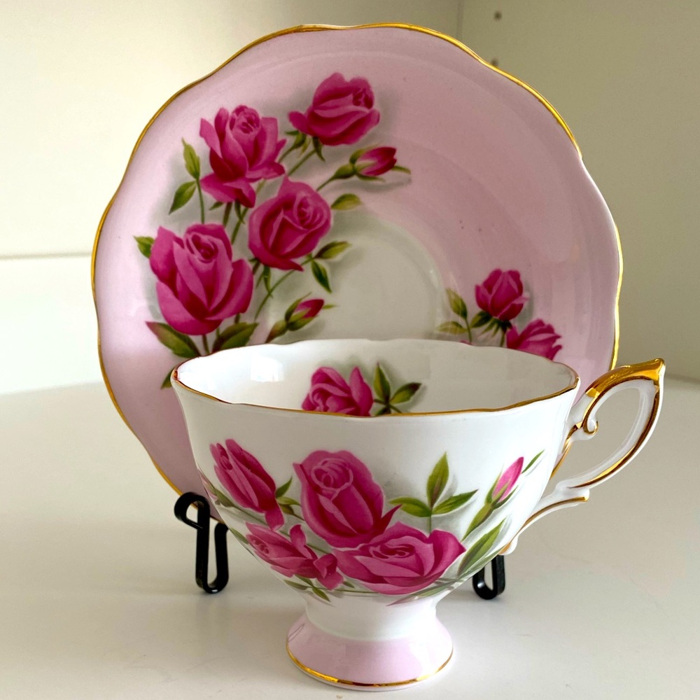 EUC Vtg Royal Standard Bone China Teacup and Saucer Pink Cabbage Roses “Fashion”